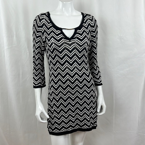 White/Black sweater size L - Picture 1 of 7